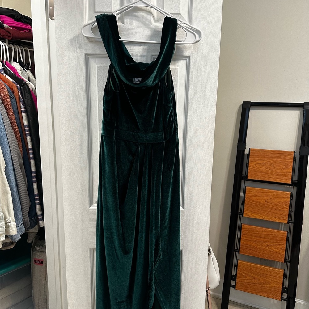 Elegant Green Velvet Dress